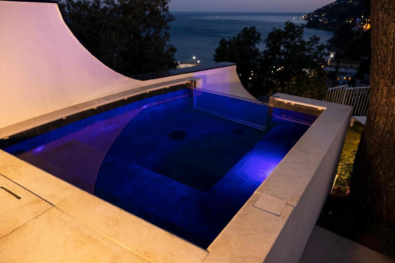 Decori Suites Amalfi Coast - Free Parking Vietri sul Mare Exterior photo