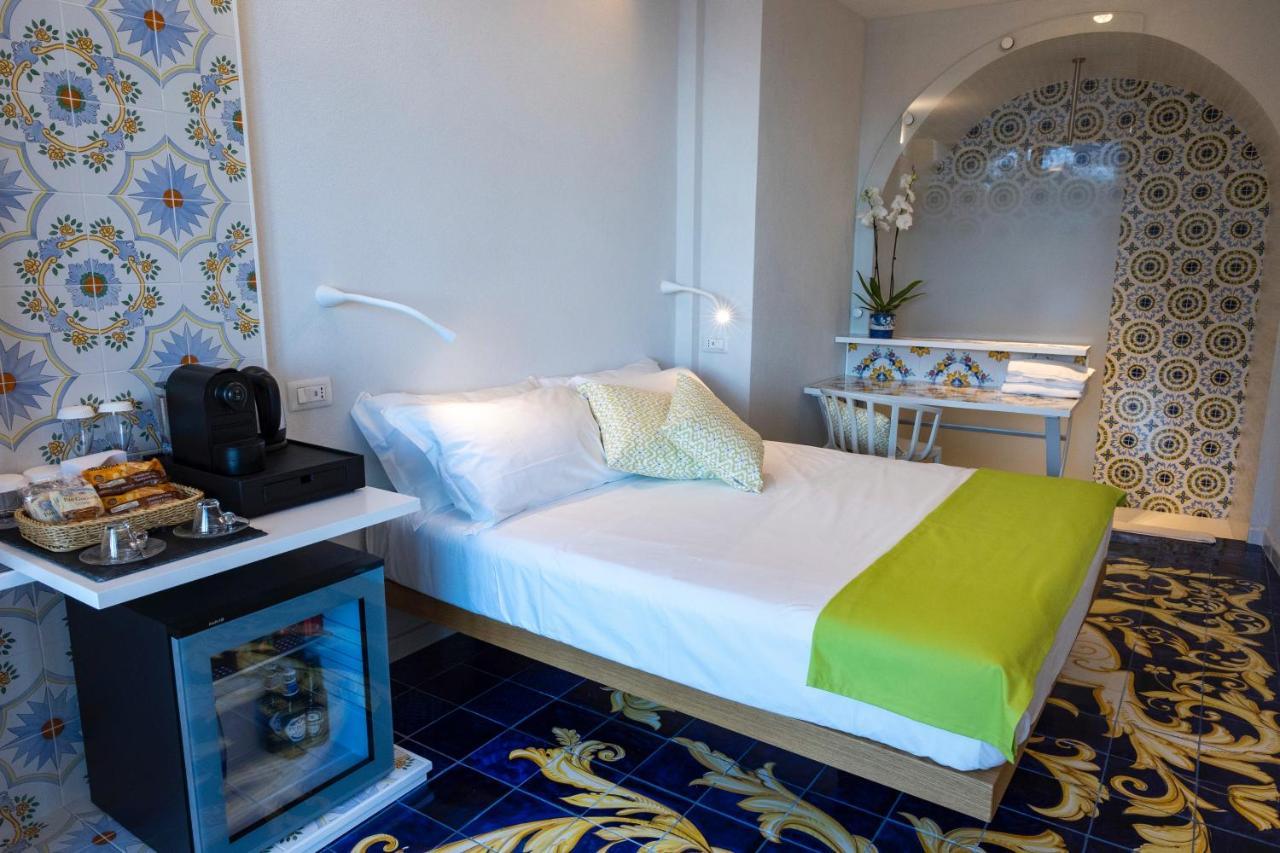 Decori Suites Amalfi Coast - Free Parking Vietri sul Mare Exterior photo