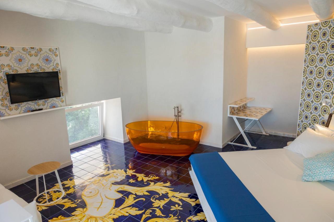Decori Suites Amalfi Coast - Free Parking Vietri sul Mare Exterior photo