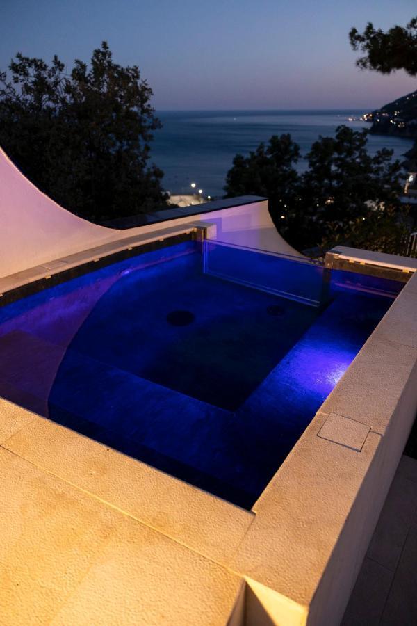 Decori Suites Amalfi Coast - Free Parking Vietri sul Mare Exterior photo